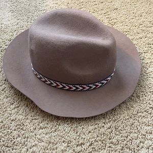 Wool women’s hat